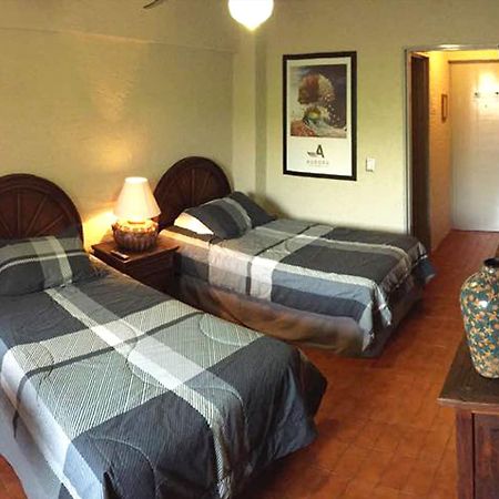Aurora Suites Запопан Екстериор снимка