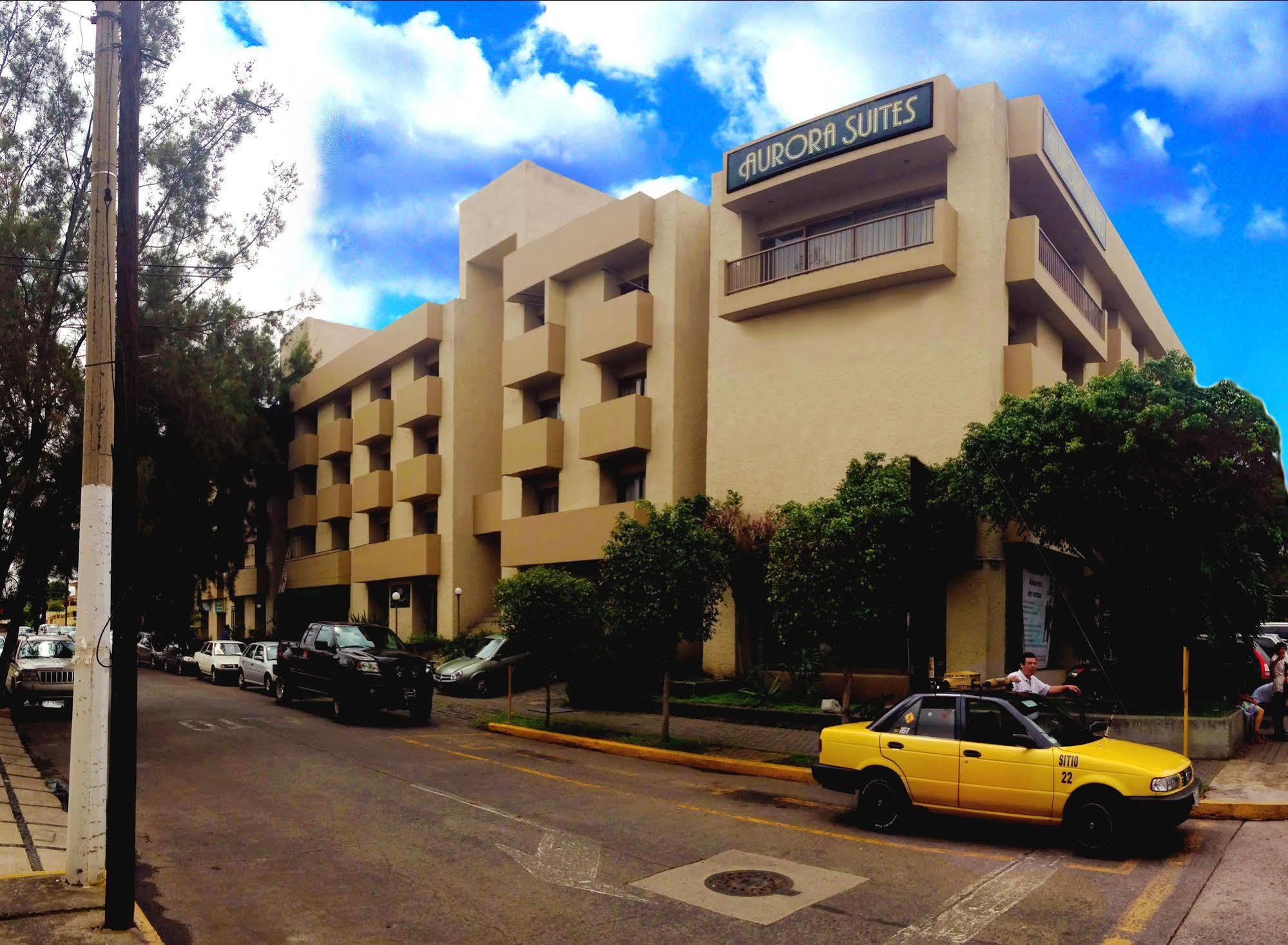 Aurora Suites Запопан Екстериор снимка
